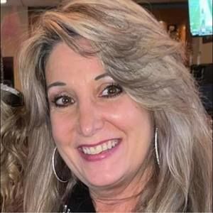 Meet your Posher, Dana